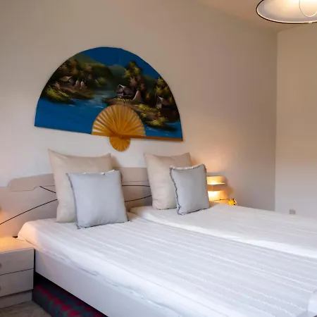 Les Girolles Apartment *
